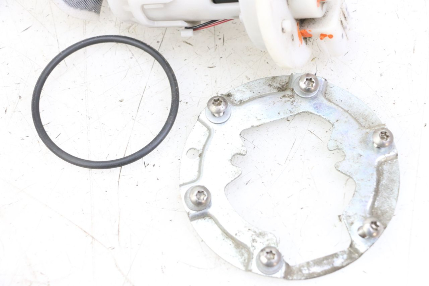 photo de POMPE A ESSENCE PIAGGIO ZIP 4T 50 (2018 - 2020) - Marquages et références