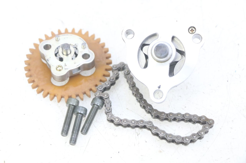 photo de POMPE A HUILE SUZUKI BURGMAN 650 (2002 - 2004)