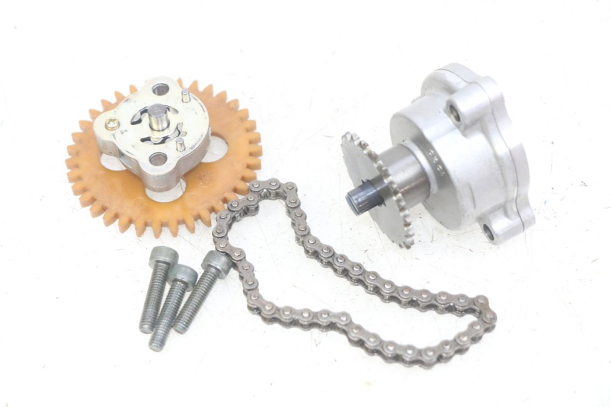 photo de POMPE A HUILE SUZUKI BURGMAN 650 (2002 - 2004)