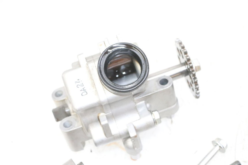 photo de POMPE A HUILE HONDA CB R 1000 (2018 - 2023)