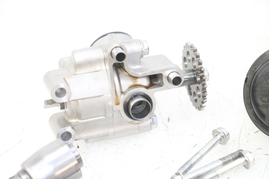 photo de POMPE A HUILE HONDA CB R 1000 (2018 - 2023)
