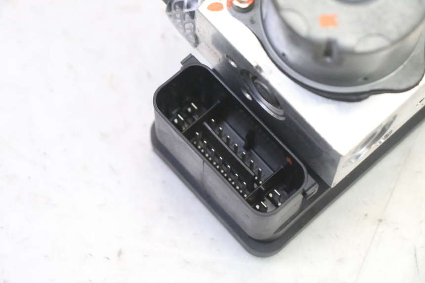 photo de POMPE ABS  BMW G310 R 310 (2016 - 2020)