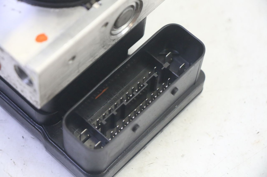 photo de POMPE ABS  PIAGGIO MP3 HPE 350 (2018 - 2020) - Autre angle de vue