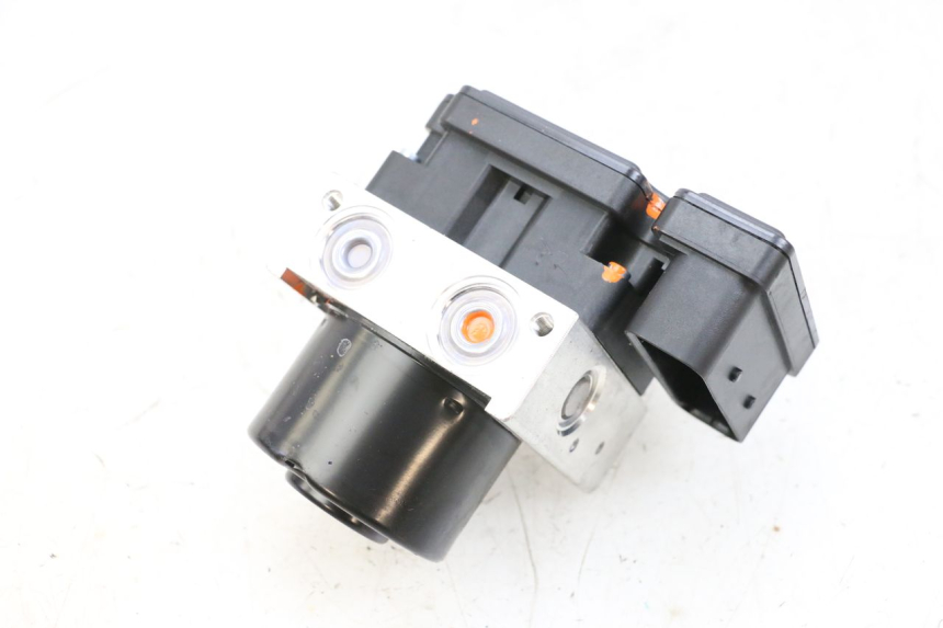 photo de POMPE ABS  PIAGGIO MP3 HPE 300 (2019 - 2026) - Points de fixation