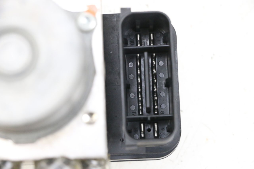 photo de POMPE ABS  YAMAHA MT-07 MT07 ABS 700 (2018 - 2020) - Autre angle de vue