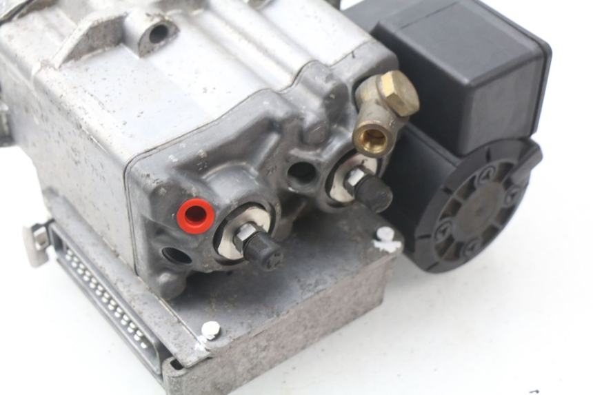 photo de POMPE ABS  BMW R GS 1150 (1999 - 2004) - Zoom état d’usage