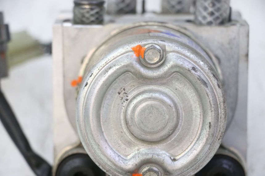 photo de POMPE ABS YAMAHA TDM ABS 900 (2002 - 2014)