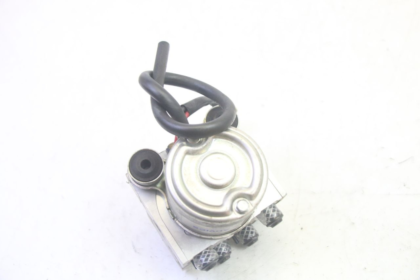 photo de POMPE ABS  YAMAHA TDM ABS 900 (2002 - 2014) - Marquages et références