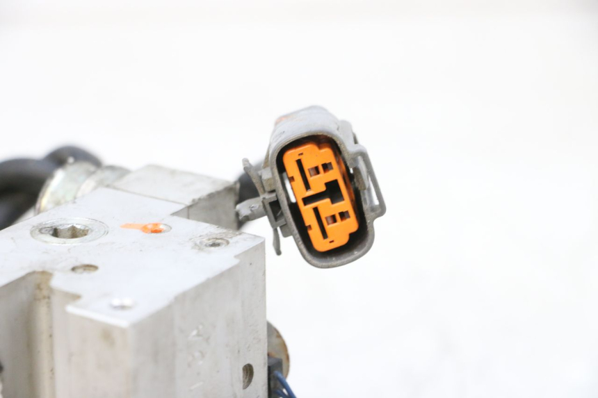 photo de POMPE ABS  YAMAHA TDM ABS 900 (2002 - 2014) - Points de fixation