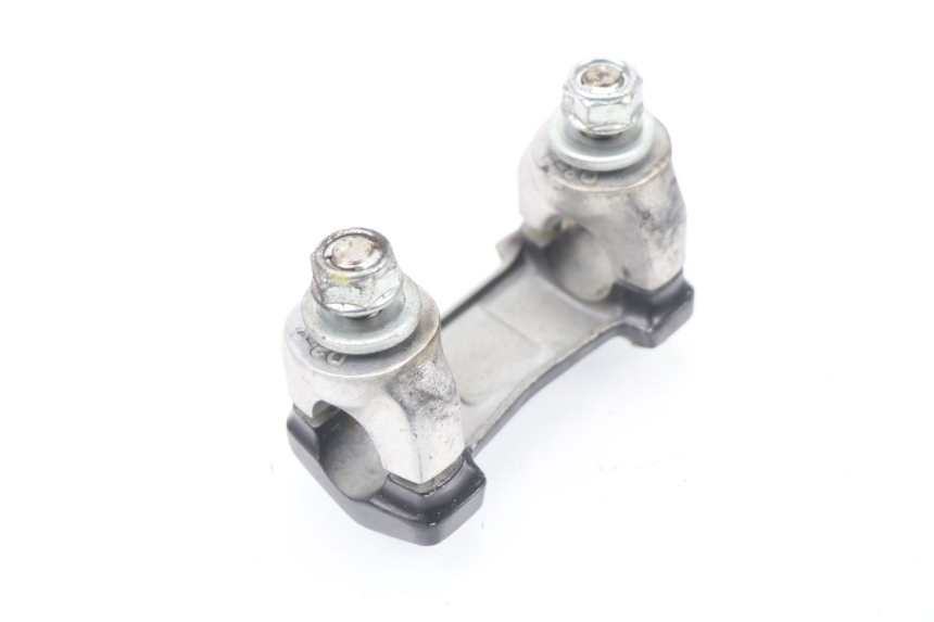 photo de PONTET DE GUIDON HONDA CBF 125 (2009 - 2015)