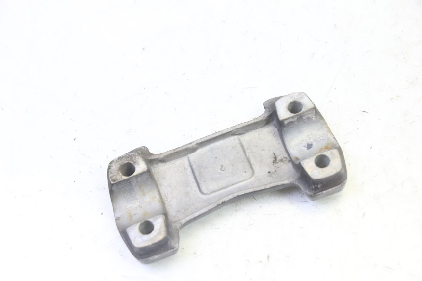 photo de PONTET DE GUIDON HONDA CBF 125 (2009 - 2015)