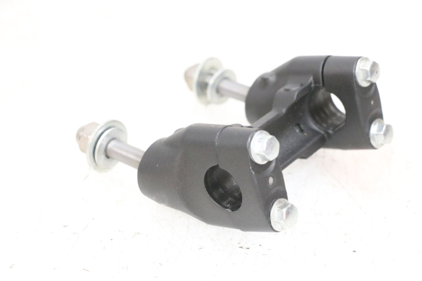 photo de PONTET DE GUIDON YAMAHA MT-07 MT07 ABS 700 (2018 - 2020) - Zoom état d’usage