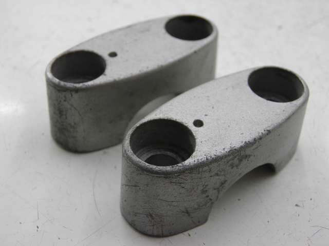 photo de PONTET DE GUIDON SUZUKI GSF S BANDIT 600 (2000 - 2004)