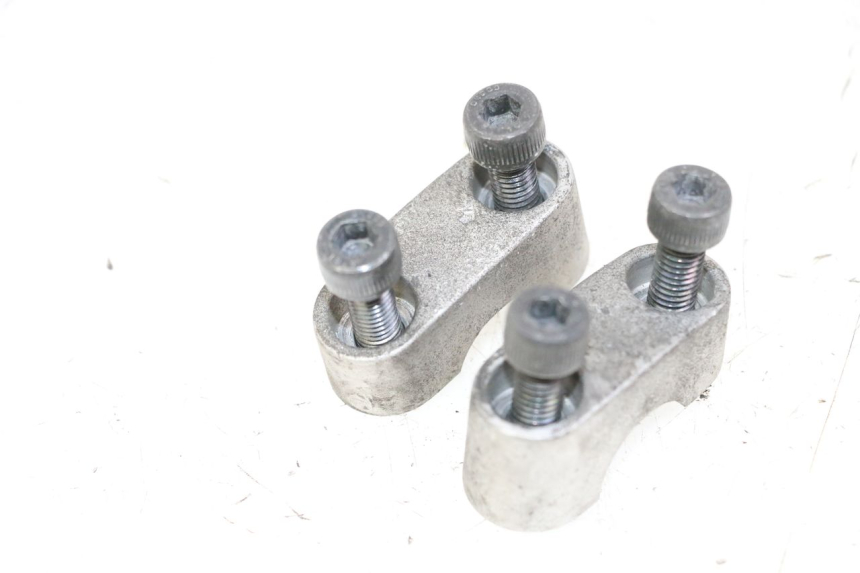 photo de PONTET DE GUIDON YAMAHA YP X-MAX XMAX 400 (2014 - 2017)