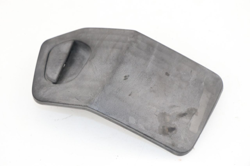 photo de PORTE BOITE A GANTS YAMAHA CYGNUS X 125 (2004 - 2007)
