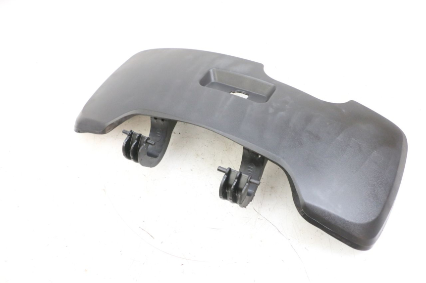 photo de PORTE BOITE A GANTS SYM GTS EVO 125 (2009 - 2013) - Autre angle de vue