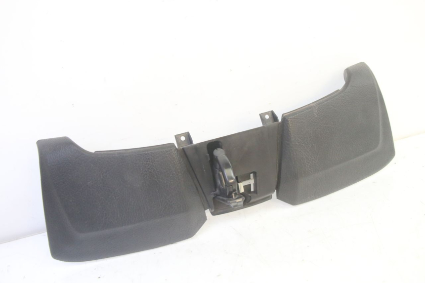 photo de PORTE BOITE A GANTS PIAGGIO MP3 500 (2016 - 2018) - Détail de la pièce