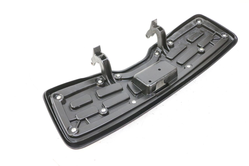photo de PORTE BOITE A GANTS SUZUKI BURGMAN 125 (2015 - 2017)
