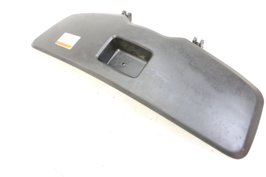photo de PORTE BOITE A GANTS SUZUKI BURGMAN 125 (2015 - 2017)