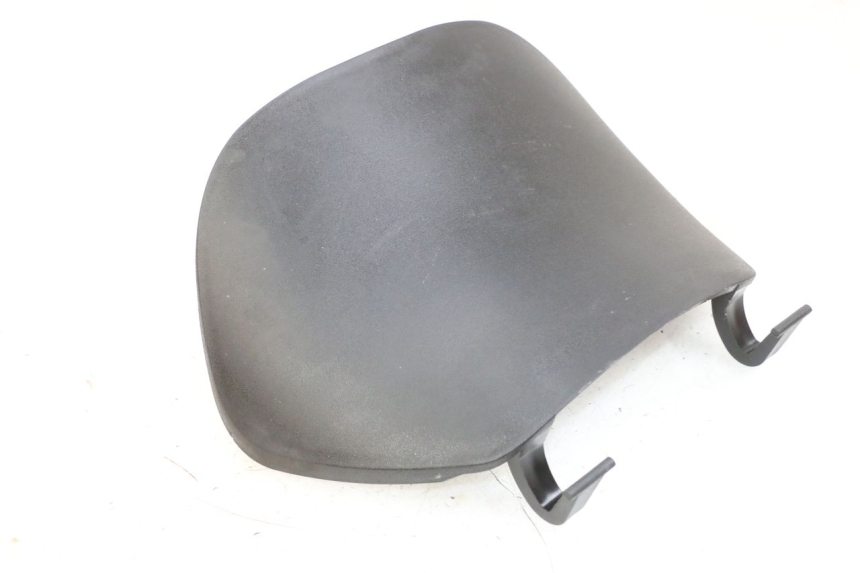 photo de PORTE BOITE A GANTS PIAGGIO ZIP 4T 50 (2018 - 2020) - Gros plan technique