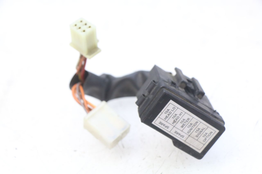 photo de PORTE FUSIBLE SUZUKI SIXTEEN 125 (2008 - 2010)