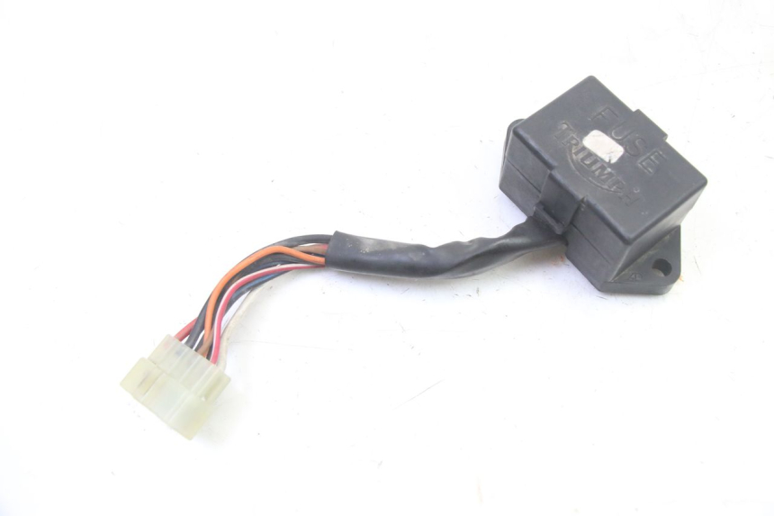 photo de PORTE FUSIBLE TRIUMPH SPRINT 900 (1995 - 1998)