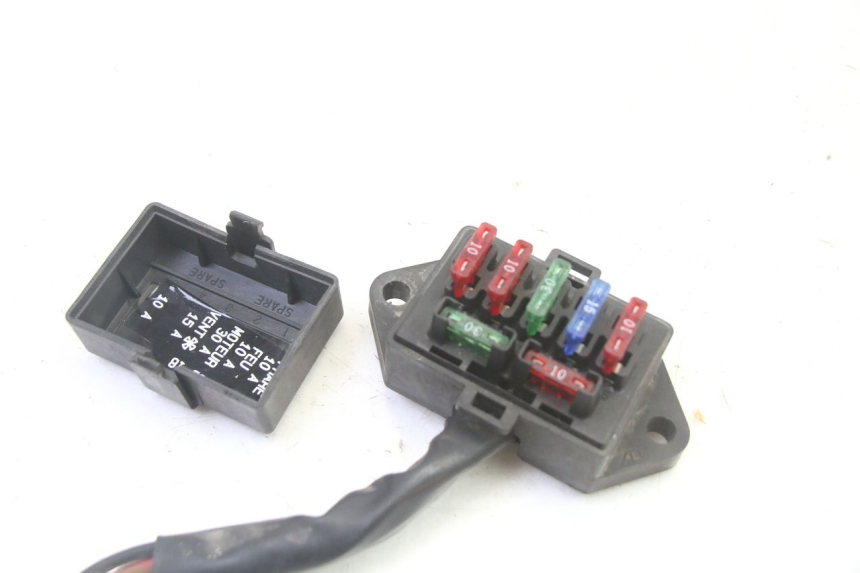 photo de PORTE FUSIBLE TRIUMPH SPRINT 900 (1995 - 1998)