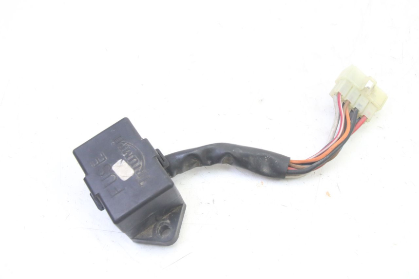 photo de PORTE FUSIBLE TRIUMPH SPRINT 900 (1995 - 1998)