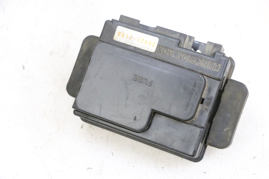 photo de PORTE FUSIBLE KAWASAKI ZR 7 750 (1999 - 2001) - Gros plan technique