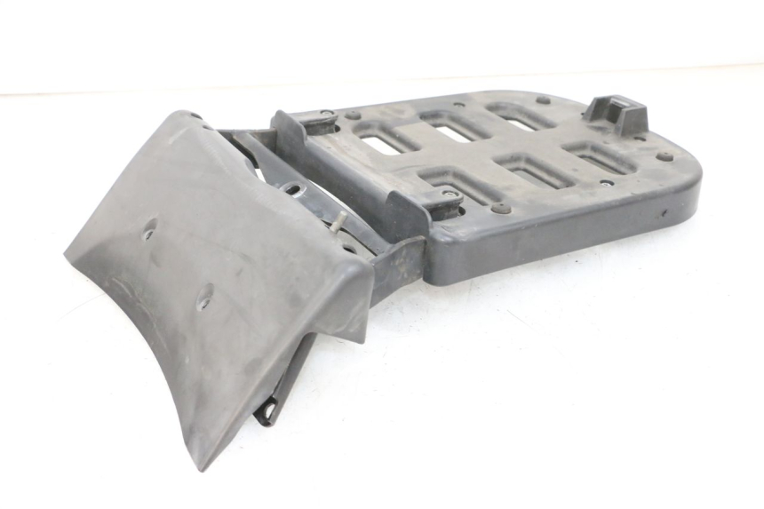 photo de PORTE PAQUET PIAGGIO MP3 RL 250 (2006 - 2010) - Autre angle de vue