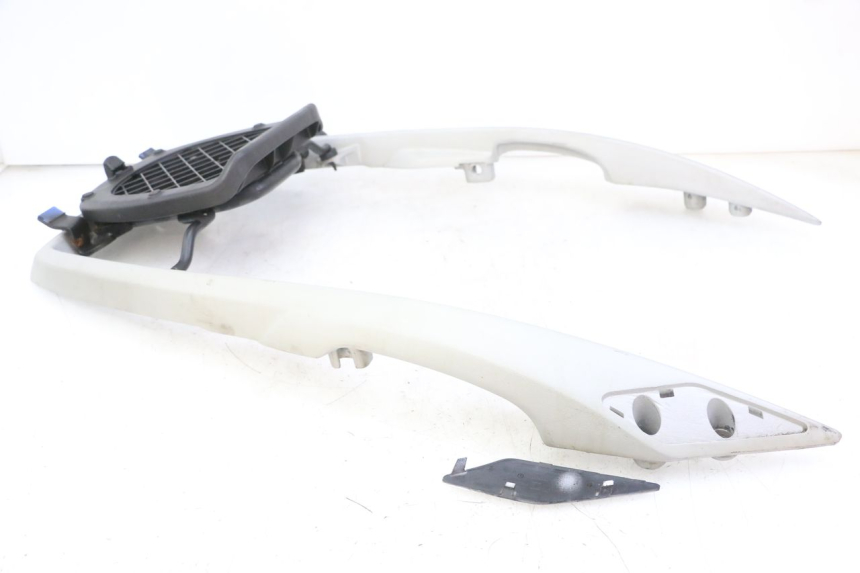 photo de PORTE PAQUET PEUGEOT SATELIS 125 (2013 - 2018)