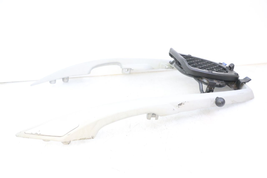 photo de PORTE PAQUET PEUGEOT SATELIS 125 (2013 - 2018)