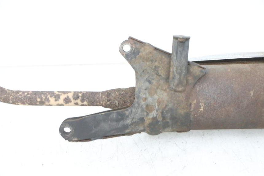 photo de POT ECHAPPEMENT JM MOTORS OLDIES 4T 50 (2010 - 2020) - Points de fixation