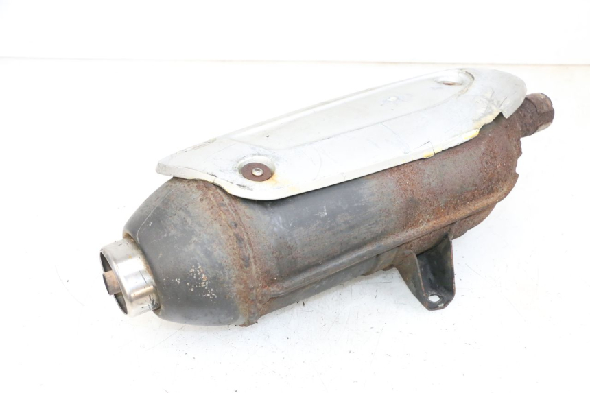 photo de POT ECHAPPEMENT PIAGGIO X8 125 (2004 - 2007) - Vue rapprochée