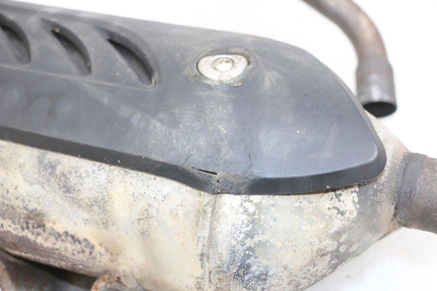 photo de POT ECHAPPEMENT PIAGGIO XEVO - X EVO 125 (2007 - 2017) - Gros plan technique