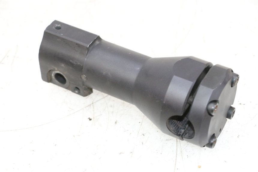 photo de POTENCE MBK BOOSTER SPIRIT NAKED 50 (2004 - 2017) - Points de fixation