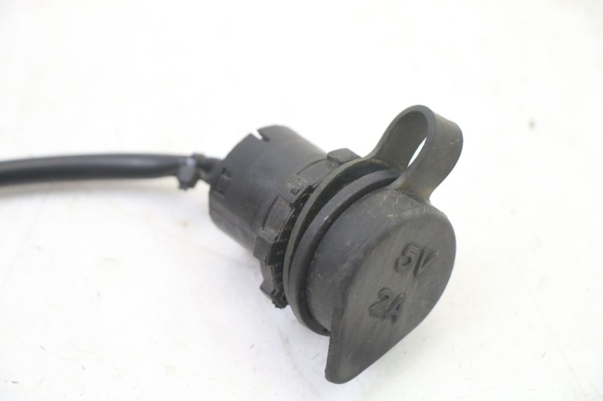 photo de PRISE ALLUME CIGARE SYM FIDDLE 3 III 125 (2014 - 2020)