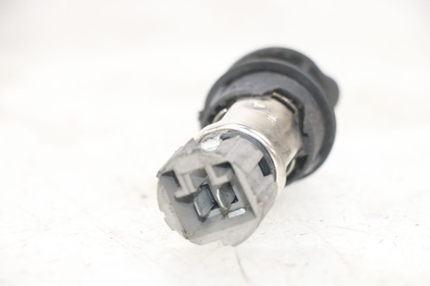 photo de PRISE ALLUME CIGARE PIAGGIO MP3 LT 400 (2007 - 2012)
