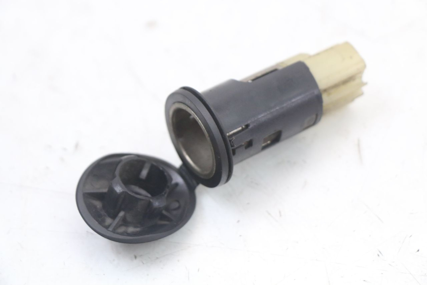 photo de PRISE ALLUME CIGARE PEUGEOT SATELIS 125 (2010 - 2012)