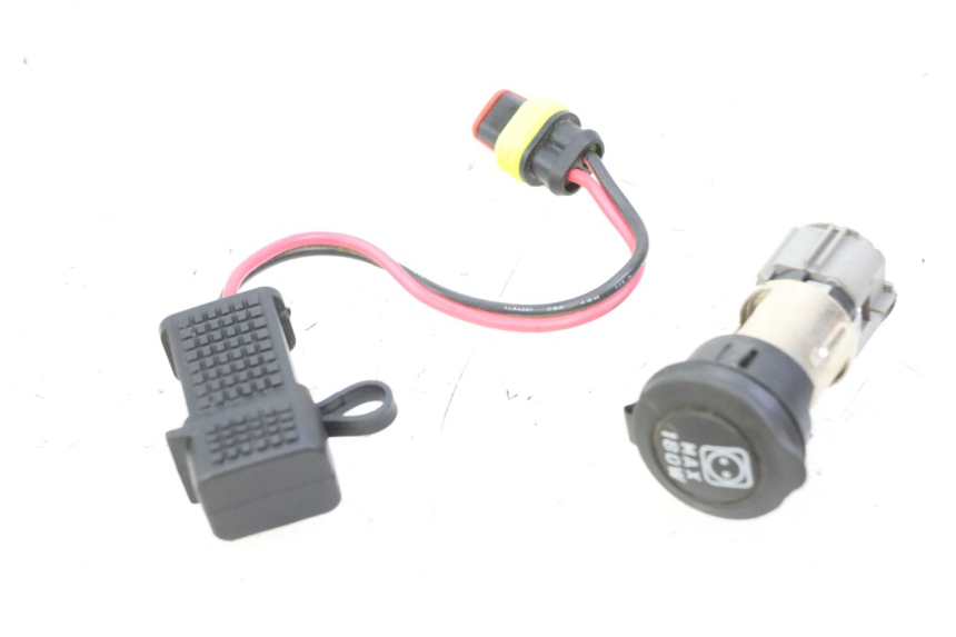 photo de PRISE ALLUME CIGARE PIAGGIO MP3 500 (2014 - 2016)
