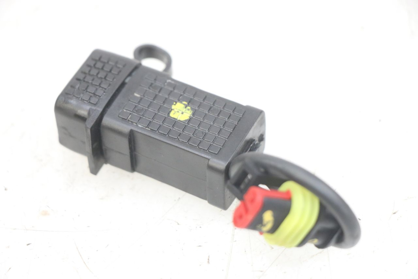 photo de PRISE ALLUME CIGARE APRILIA SXR 50 (2021 - 2023)