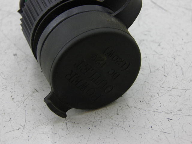 photo de PRISE ALLUME CIGARE SYM GTS 125 (2005 - 2008) - Gros plan technique