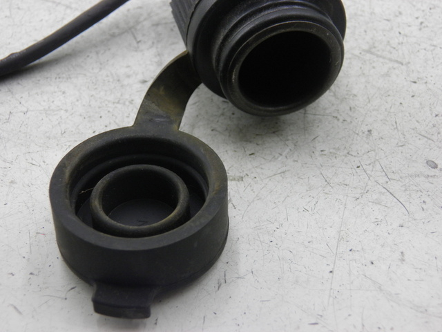 photo de PRISE ALLUME CIGARE SYM GTS EVO 125 (2009 - 2013)