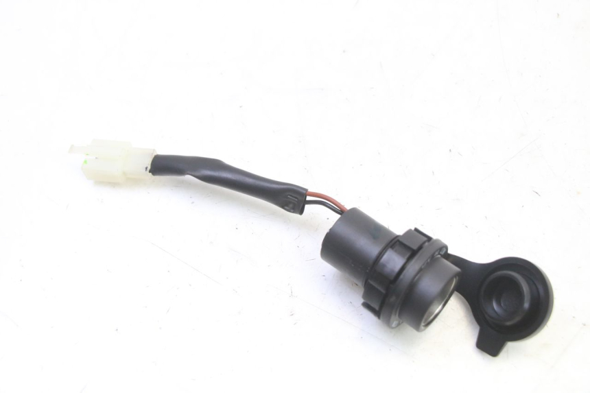 photo de PRISE ALLUME CIGARE YAMAHA XMAX X-MAX 125 (2021 - 2025)