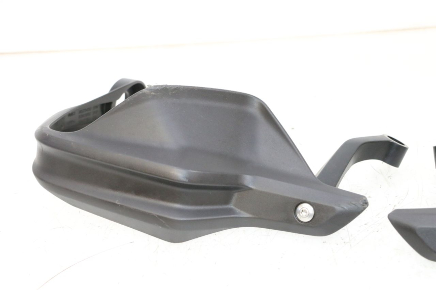 photo de PROTEGE MAIN BMW R GS 1250 (2021 - 2024) - Marquages et références