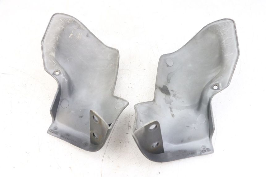 photo de PROTEGE MAIN APRILIA SCARABEO GT 125 (1999 - 2007)