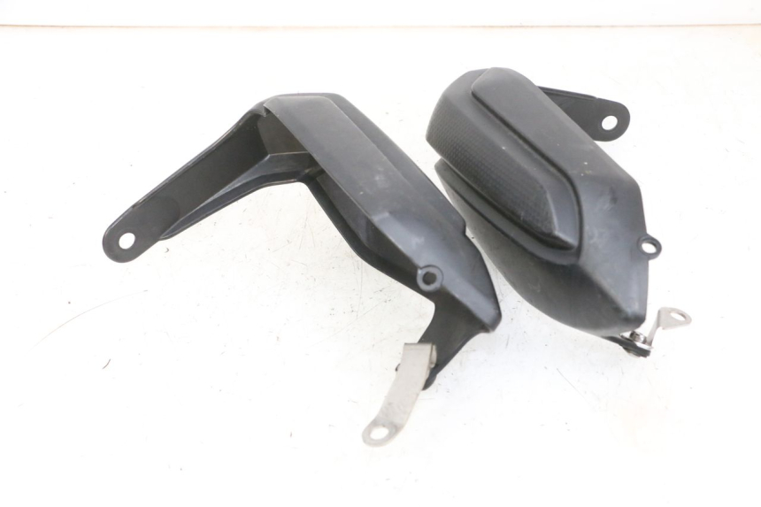 photo de PROTEGE MAIN YAMAHA TDM ABS 900 (2002 - 2014) - Gros plan technique