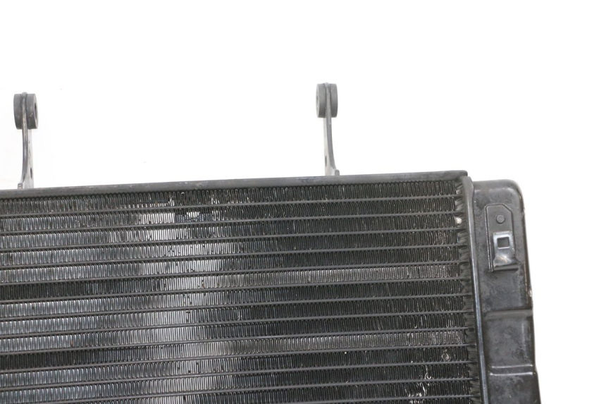 photo de RADIATEUR SUZUKI DL V STROM 1000 (2002 - 2007) - Vue rapprochée