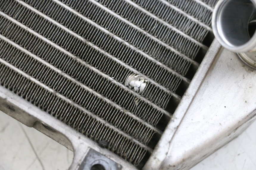 photo de RADIATEUR SUZUKI GSXR GSX-R 1000 (2003 - 2004) - Points de fixation