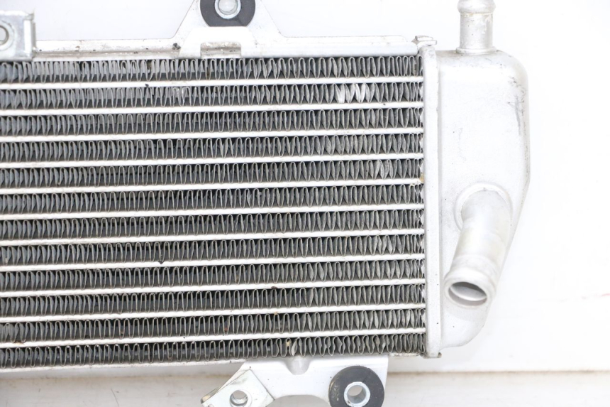 photo de RADIATEUR PIAGGIO MP3 HPE 300 (2019 - 2026) - Marquages et références